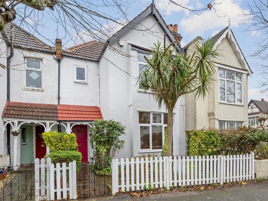 3 bed property for sale in Delamere Road, Wimbledon SW20, £1,025,000