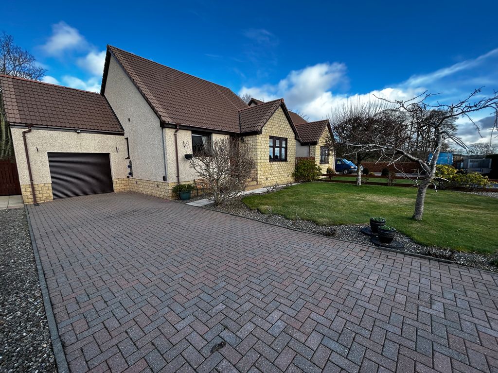 2 bed detached bungalow for sale in Glenisla View, Alyth, Blairgowrie PH11, £255,000
