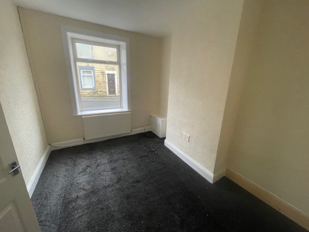 2 bed terraced house to rent in Elizabeth Street, Oswaldtwistle, Accrington BB5, £450 pcm