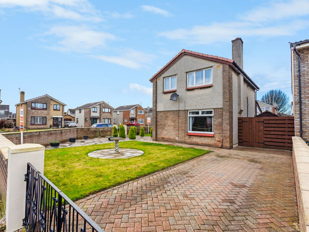 4 bed detached house for sale in Campsie Road, Grangemouth FK3, £249,995