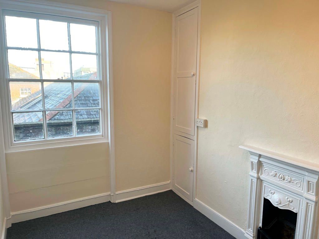 Office to let in 88 Queen Street, Exeter, Devon EX4, £3,000 pa