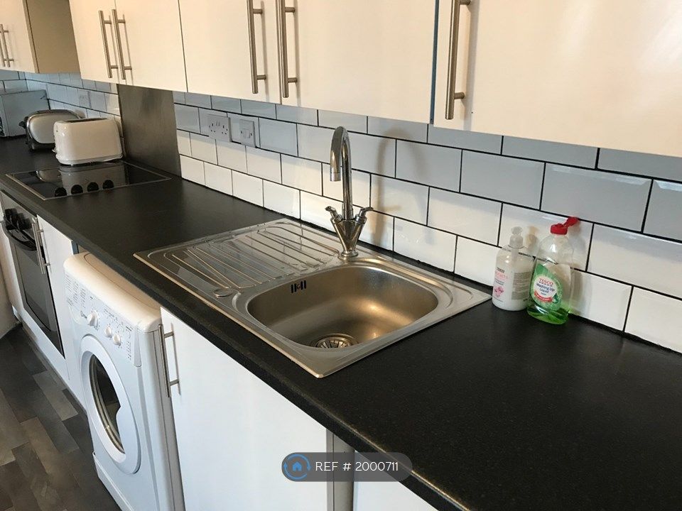 5 bed flat to rent in Holland Street, Glasgow G2, £3,375 pcm