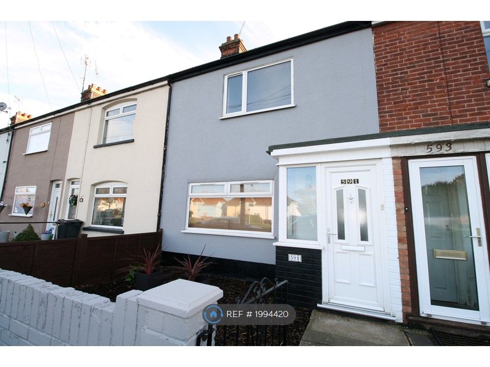3 bed terraced house to rent in Main Road, Harwich CO12, £1,095 pcm