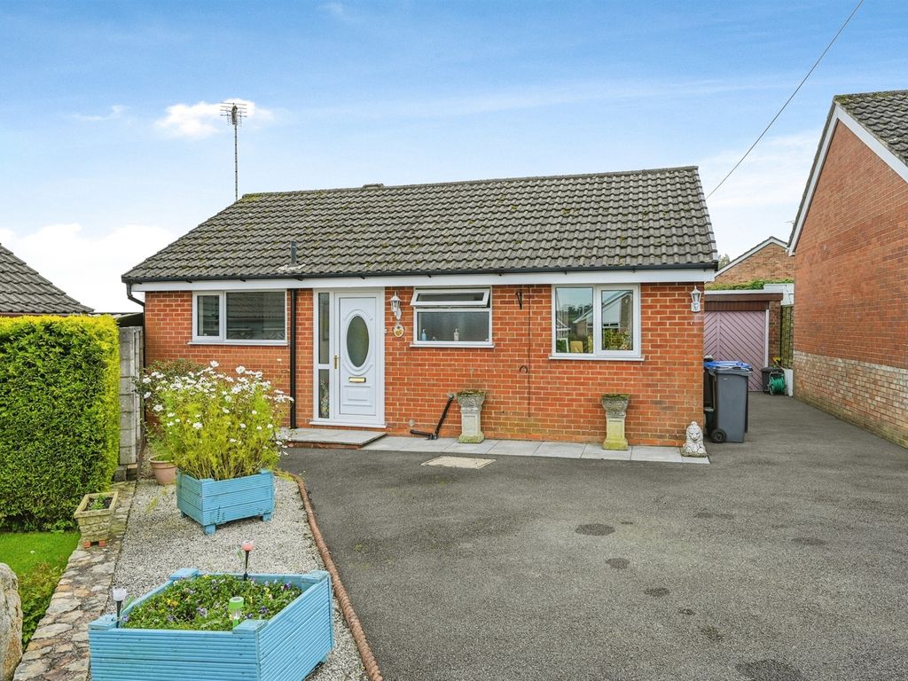 2 bed detached bungalow for sale in Well Close, Hulland Ward, Ashbourne DE6, £265,000