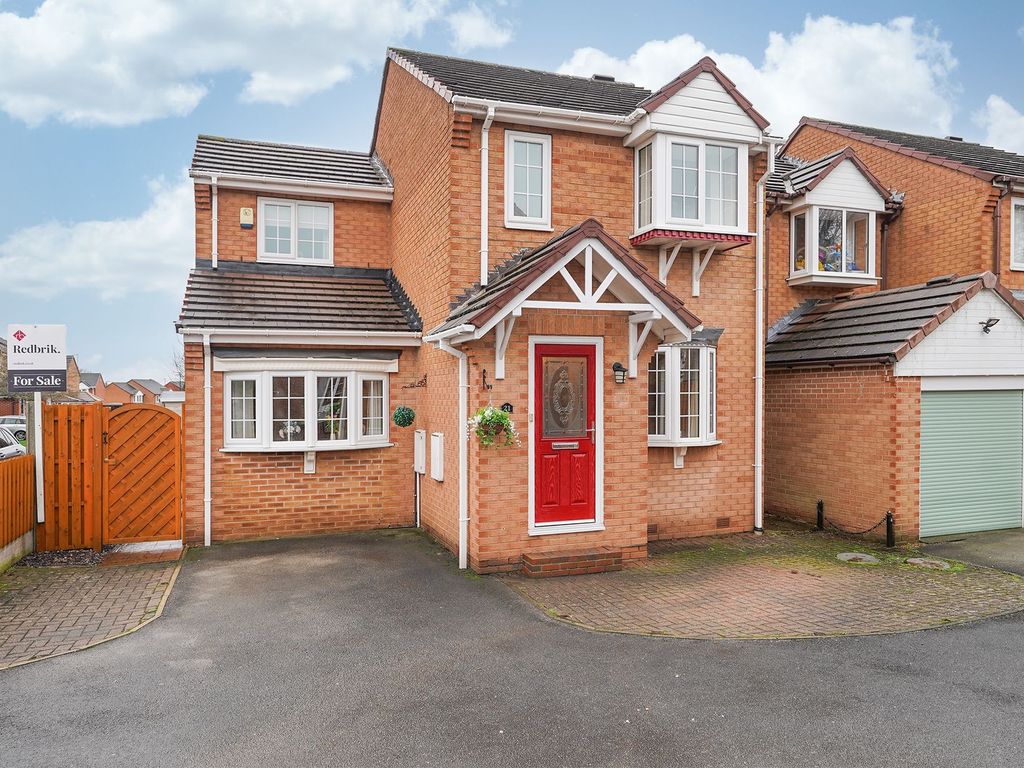 3 bed detached house for sale in Bishop Gardens, Sheffield S13, £250,000