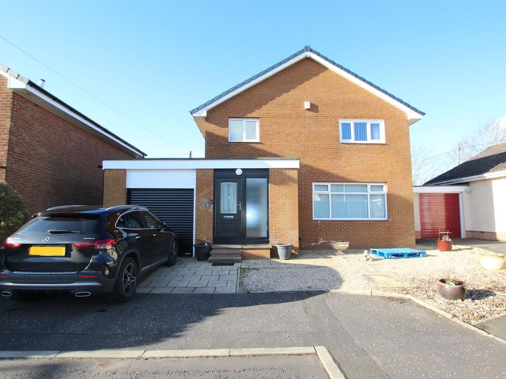 3 bed detached house for sale in Meadow Court, Carluke ML8, £209,995