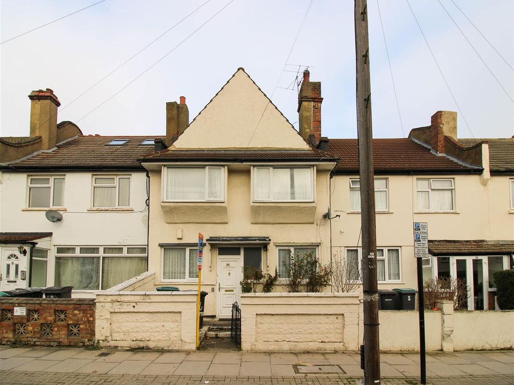 3 bed property for sale in Compton Crescent, London N17, £400,000