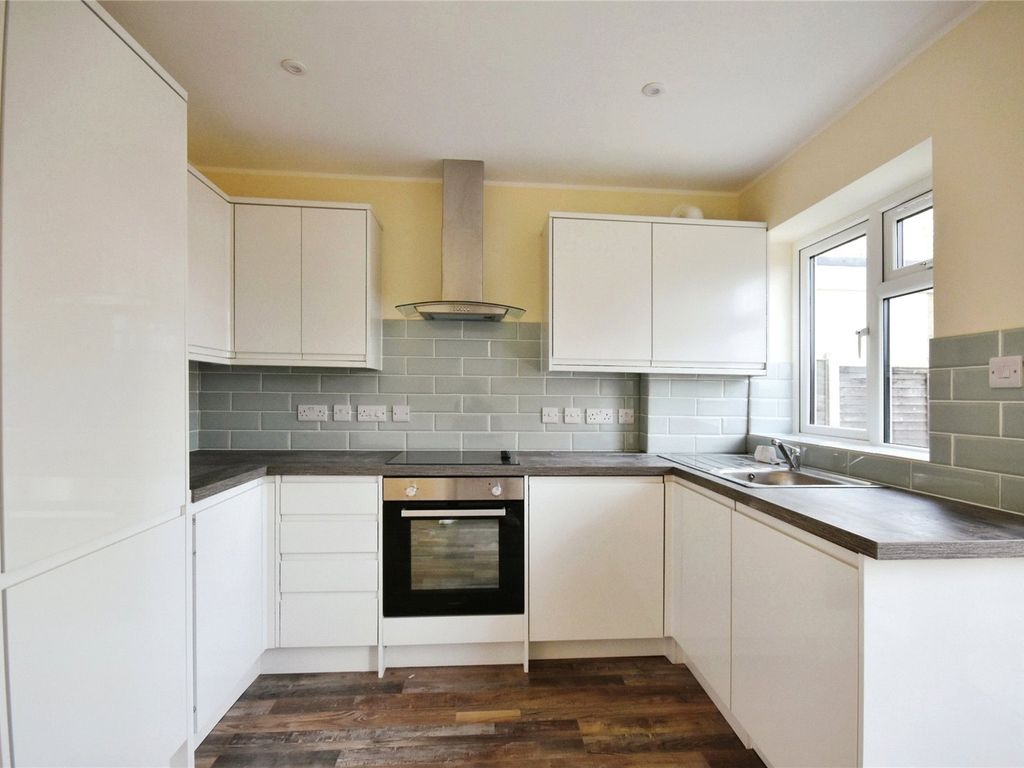 3 bed end terrace house for sale in Whitley Wood Road, Reading RG2, £380,000