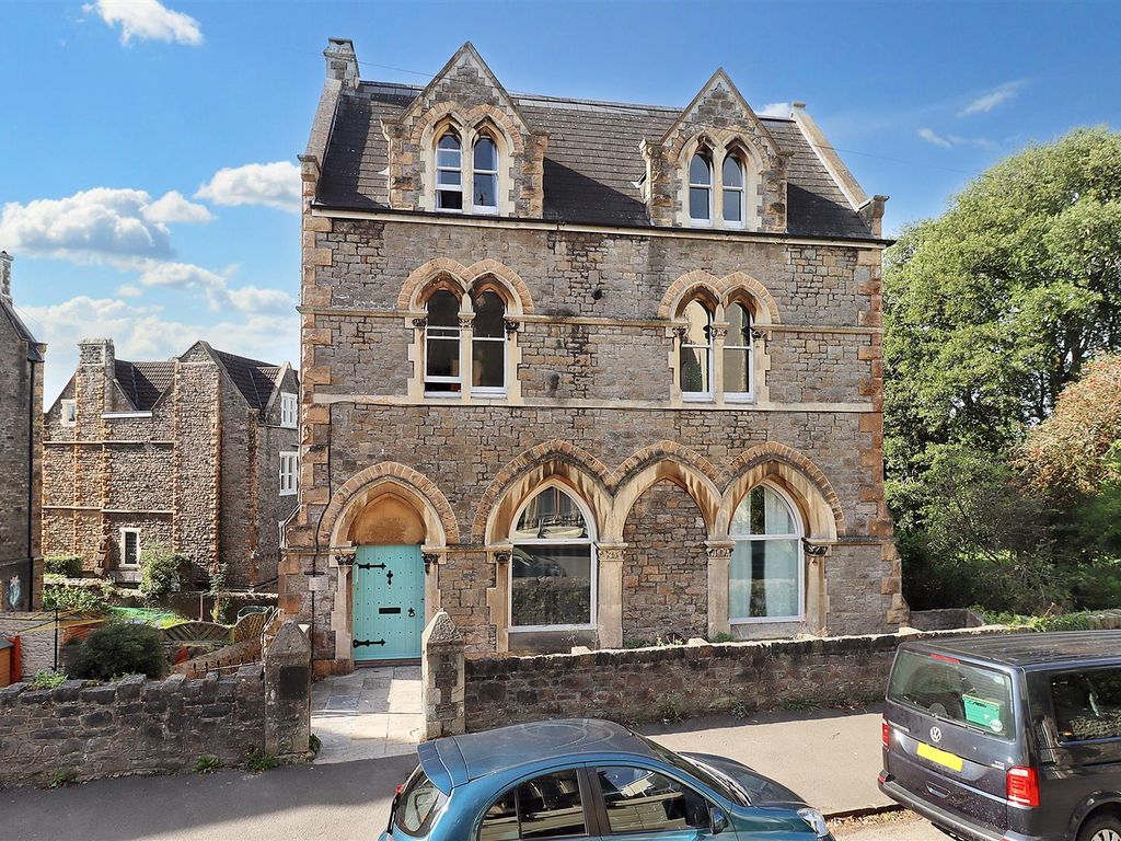 2 bed flat for sale in Hill Road, Clevedon BS21, £279,950