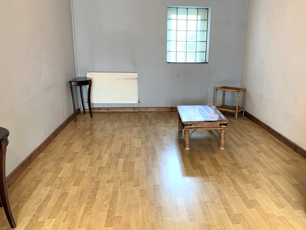 3 bed terraced house to rent in System Street, Cardiff CF24, £1,350 pcm
