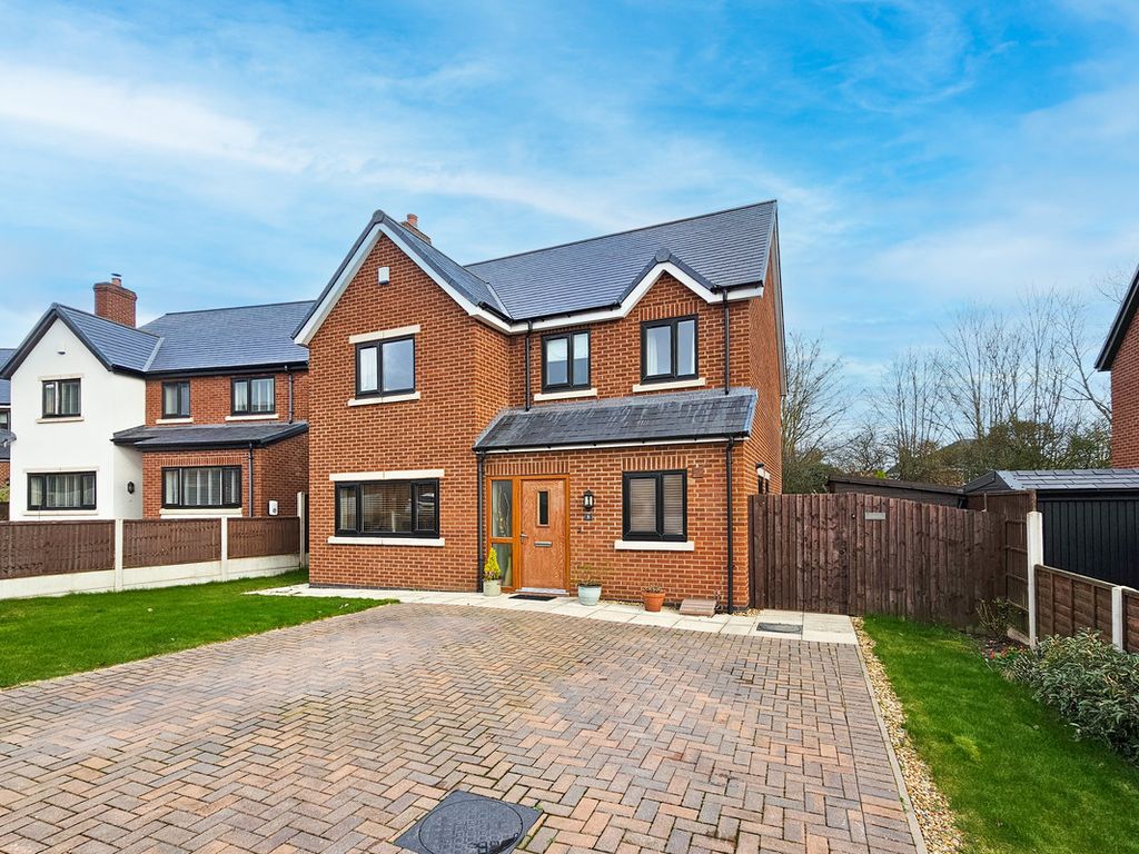 4 bed detached house for sale in Highfield Way, Market Drayton TF9, £250,000