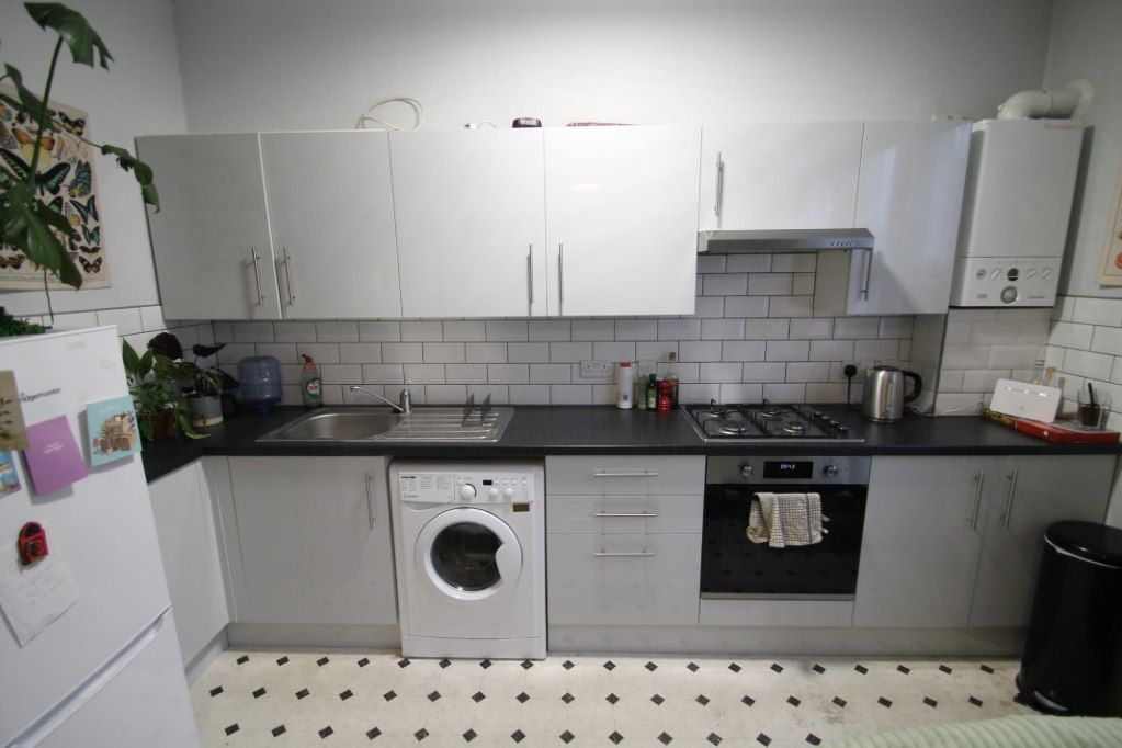 Property to rent in George Lane, South Woodford E18, £1,600 pcm