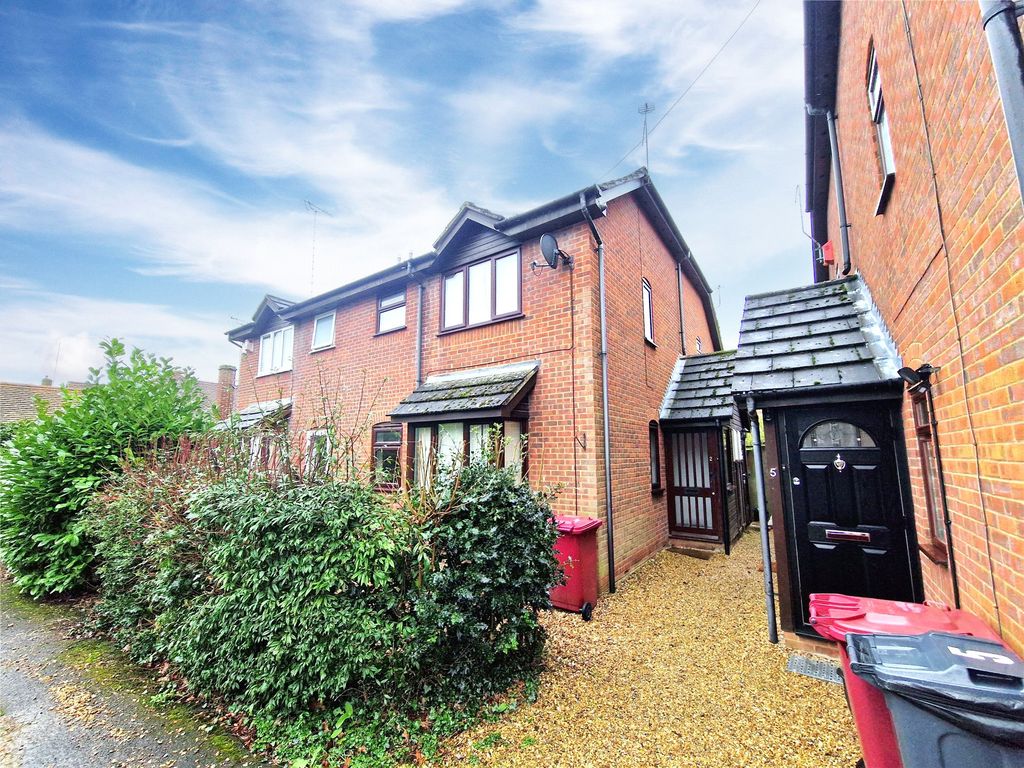 1 bed detached house to rent in Victoria Mews, Parkside Road, Reading, Berkshire RG30, £1,050 pcm
