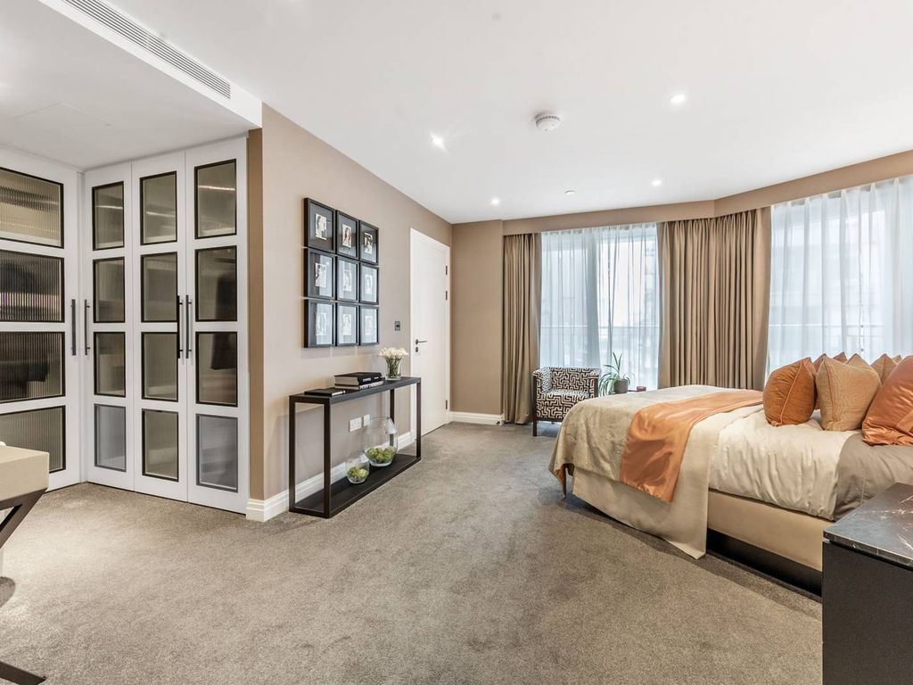 1 bed flat to rent in Chelsea Creek, Chelsea Creek, London SW6, £4,000 pcm