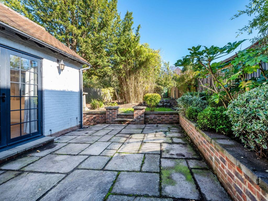 4 bed detached house for sale in Boxgrove Road, Guildford GU1, £900,000