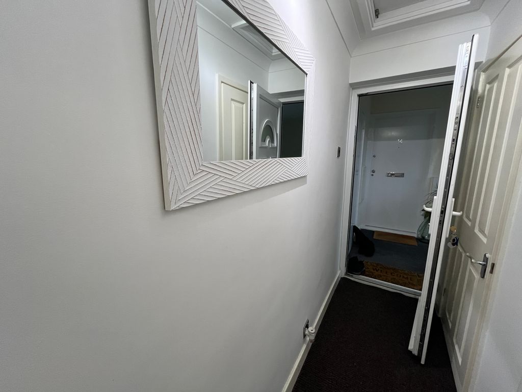 2 bed flat to rent in Falstaff Court Guild Street, Stratford-Upon-Avon CV37, £1,100 pcm