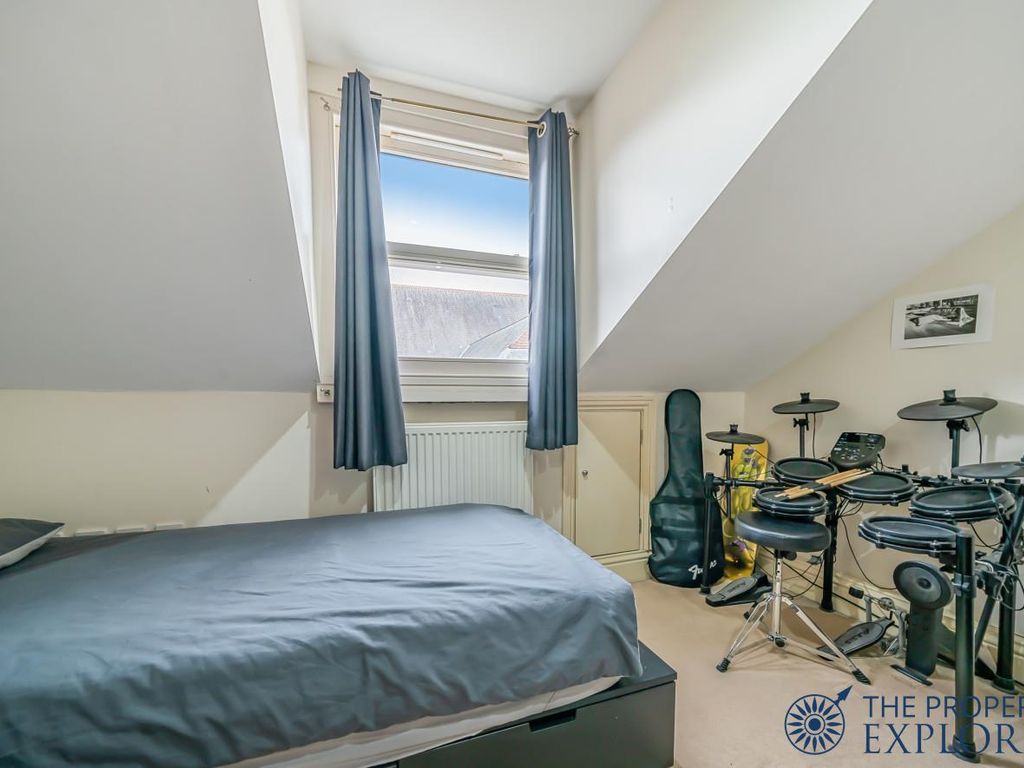 4 bed terraced house for sale in Baker Street, Reading RG1, £400,000