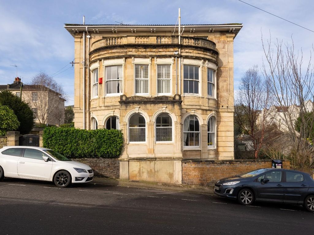 6 bed property for sale in Victoria Walk, Cotham, Bristol BS6, £1,150,000