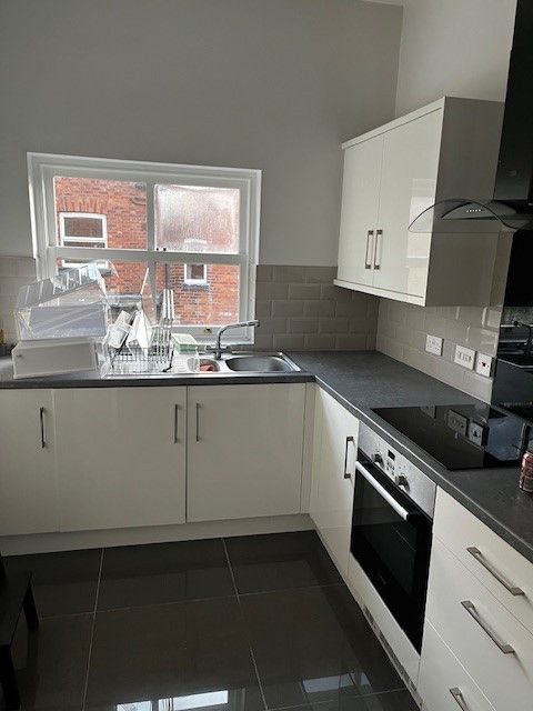 2 bed flat to rent in 150 Heaton Moor Road, Stockport, Cheshire SK4, £1,300 pcm