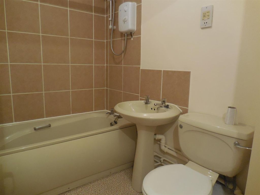 1 bed flat for sale in Riley Crescent, Wolverhampton WV3, £72,950