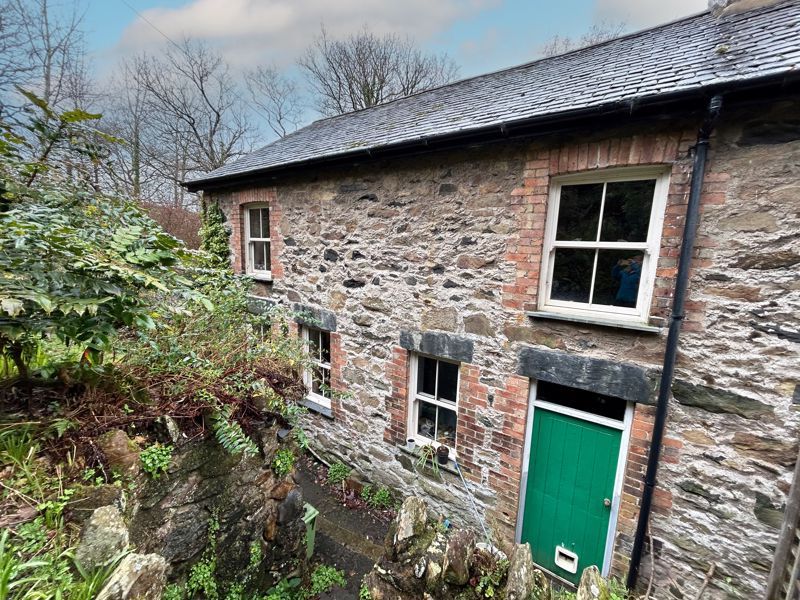 3 bed cottage for sale in Henryd, Conwy LL32, £305,000