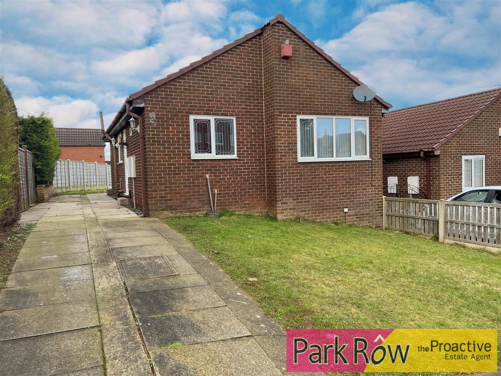 2 bed detached bungalow for sale in Greenwood Avenue, Upton, Pontefract WF9, £180,000