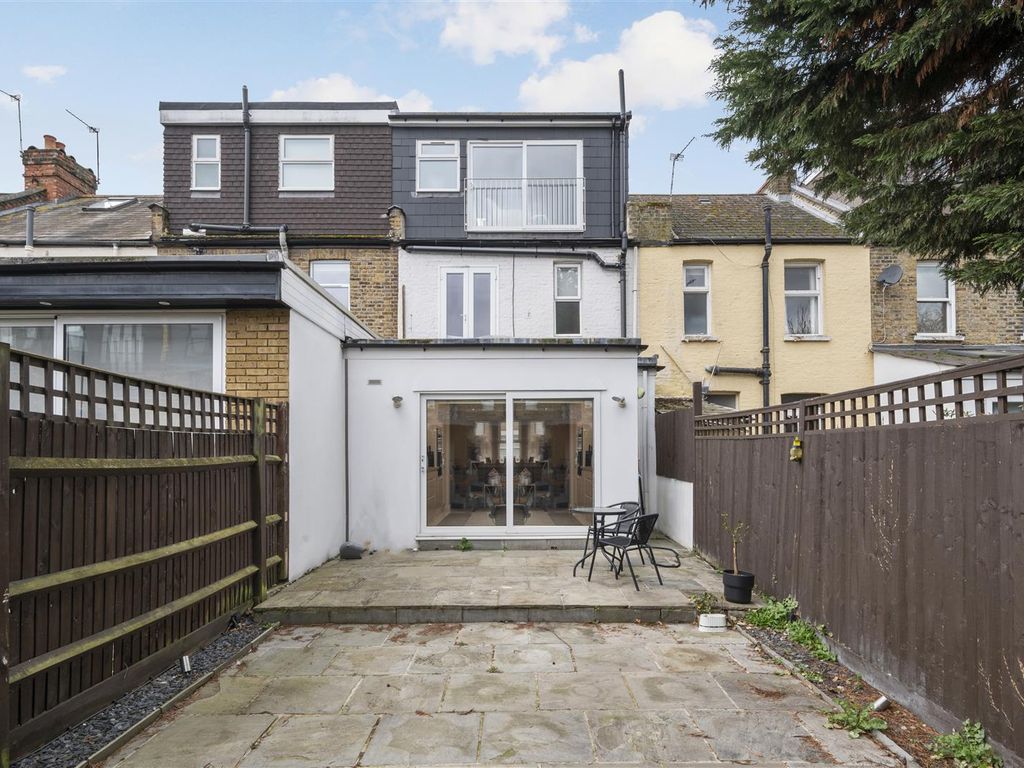 3 bed property for sale in Aston Road, London SW20, £850,000