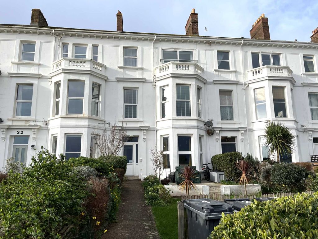 1 bed flat for sale in Alexandra Terrace, Exmouth EX8, £160,000