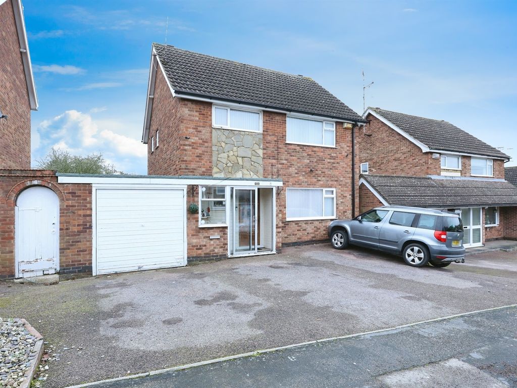 3 bed detached house for sale in Harefield Avenue, Leicester LE3, £300,000