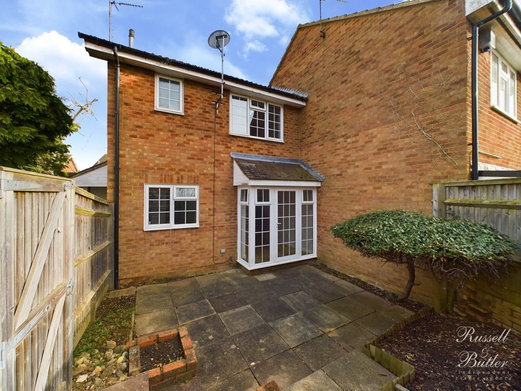 1 bed terraced house to rent in Pitchford Walk, Buckingham, Buckinghamshire MK18, £850 pcm