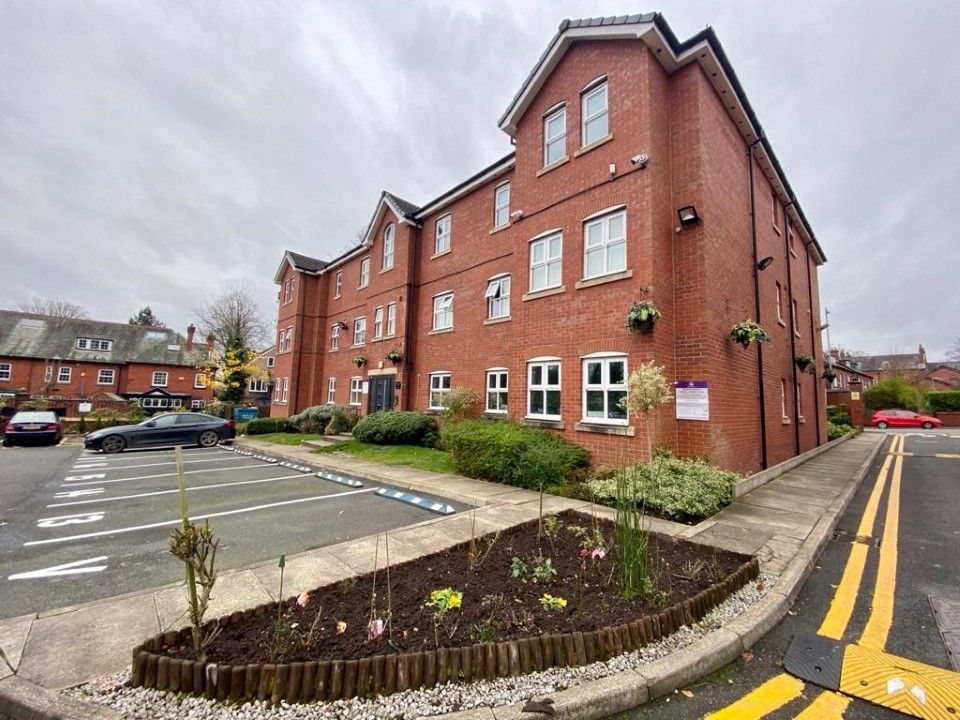 2 bed flat to rent in Thomasson Court, Bolton BL1, £895 pcm