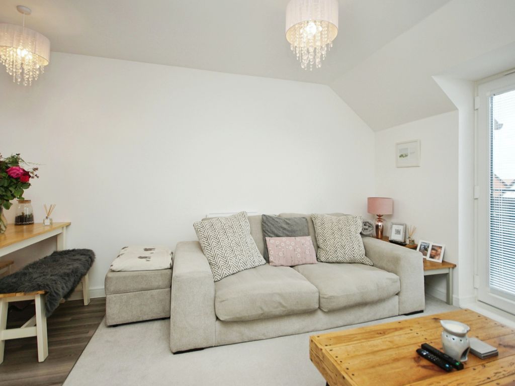 2 bed flat for sale in Dowsell Way, Bristol, Avon BS37, £240,000