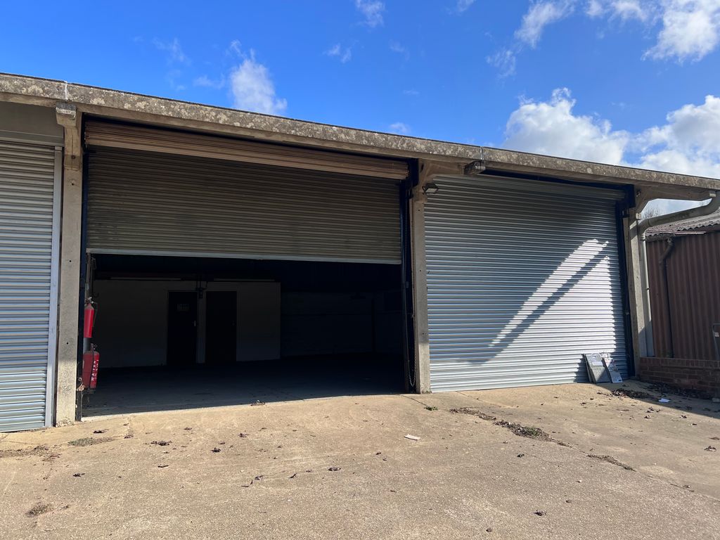 Industrial to let in Barwick Ford, High Cross, Ware SG11, £12,000 pa