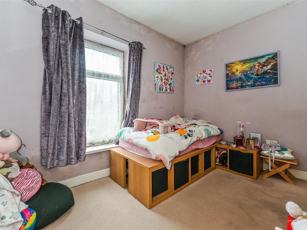 4 bed property for sale in Duffryn Street, Ferndale CF43, £130,000