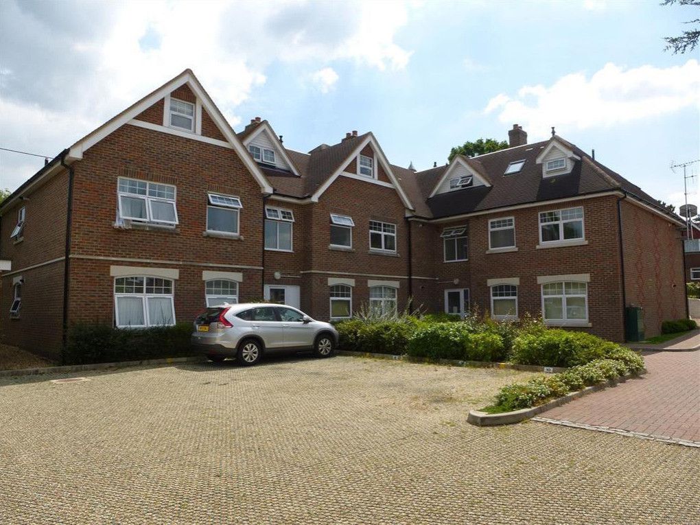 2 bed flat to rent in Deerbrook, 91 Dunstall Avenue, Burgess Hill, West Sussex RH15, £1,350 pcm