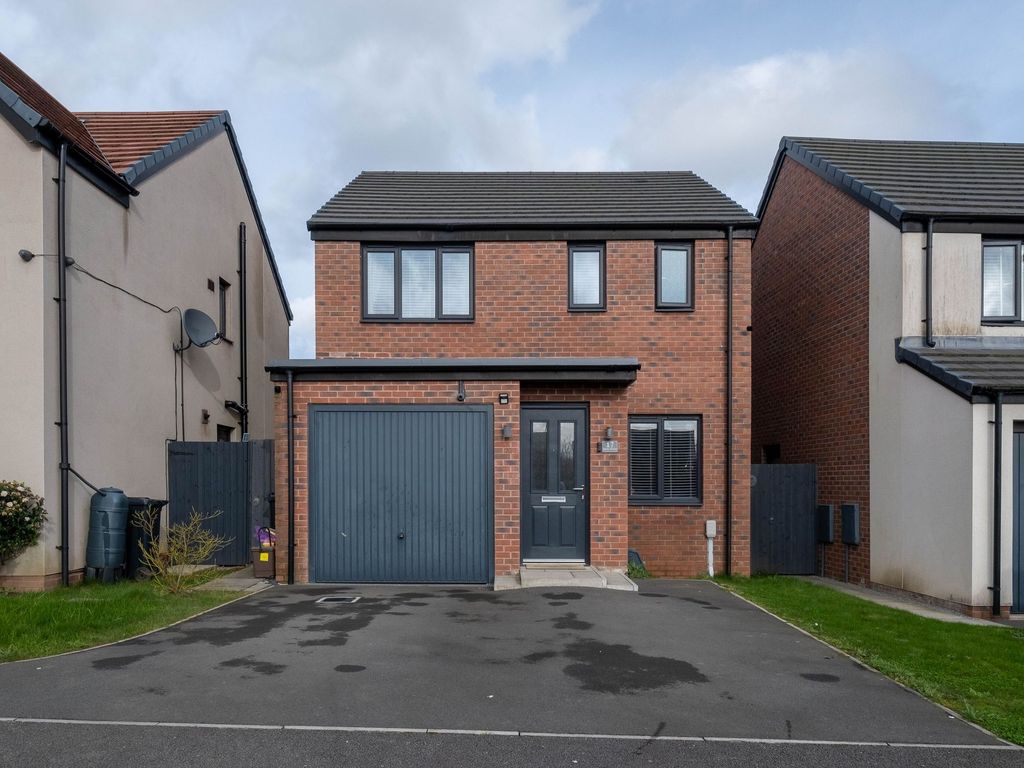 3 bed detached house for sale in Rees Drive, Old St. Mellons CF3, £350,000