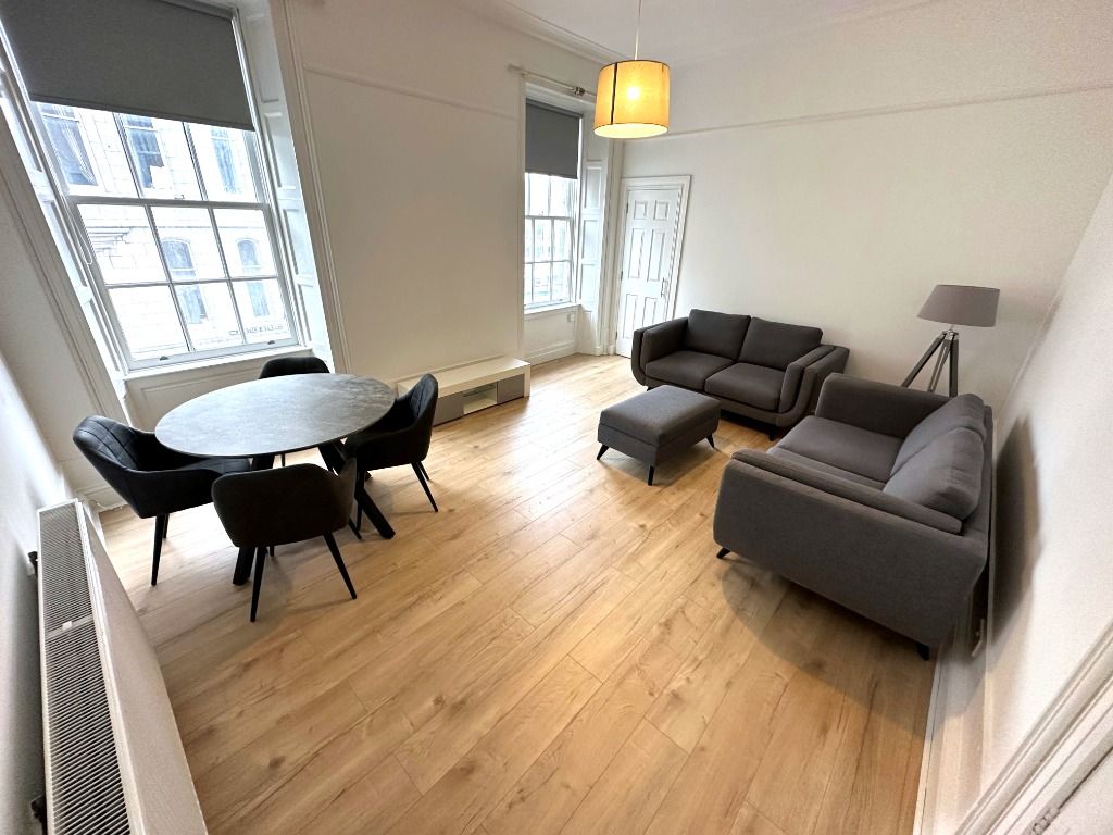 2 bed flat to rent in Chapel Court, City Centre, Aberdeen AB11, £900 pcm