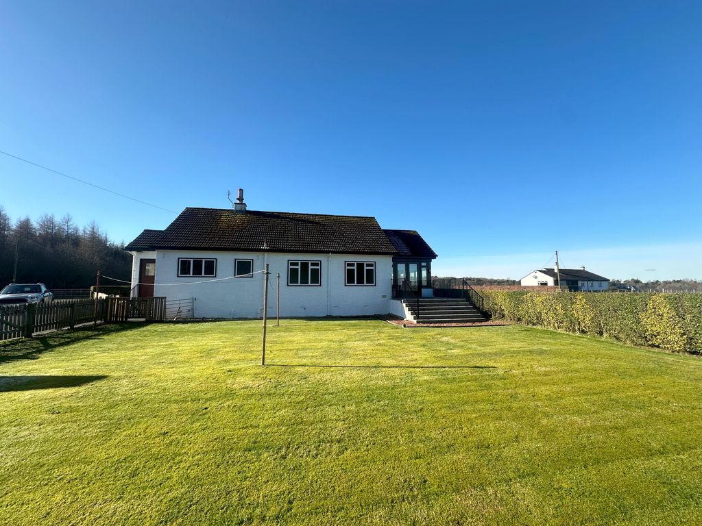 3 bed bungalow to rent in The Cottage, High Parks Farm, Hamilton ML3, £1,650 pcm