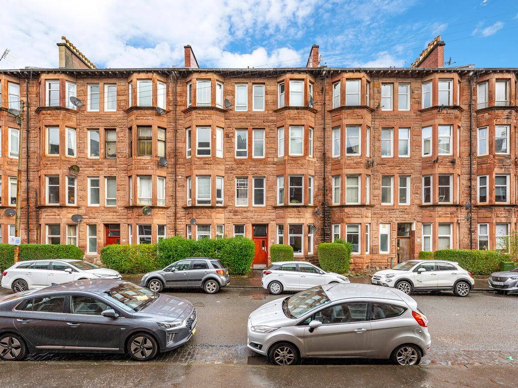 1 bed flat for sale in Cartside Street, Battlefield, Glasgow G42, £115,000