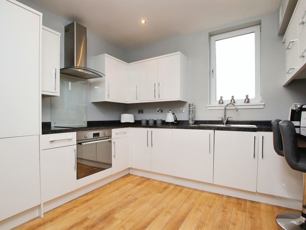 2 bed flat for sale in Hillend Road, Glasgow G22, £90,000