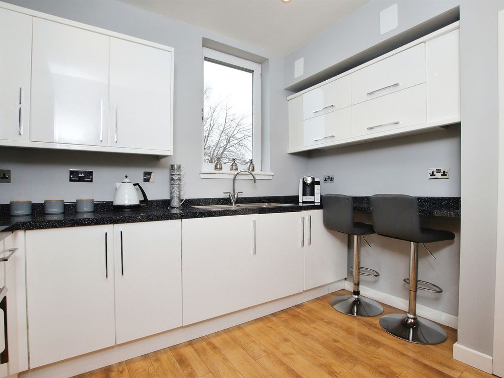 2 bed flat for sale in Hillend Road, Glasgow G22, £90,000