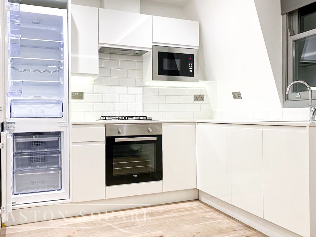 2 bed flat to rent in Horn Lane, London W3, £1,890 pcm