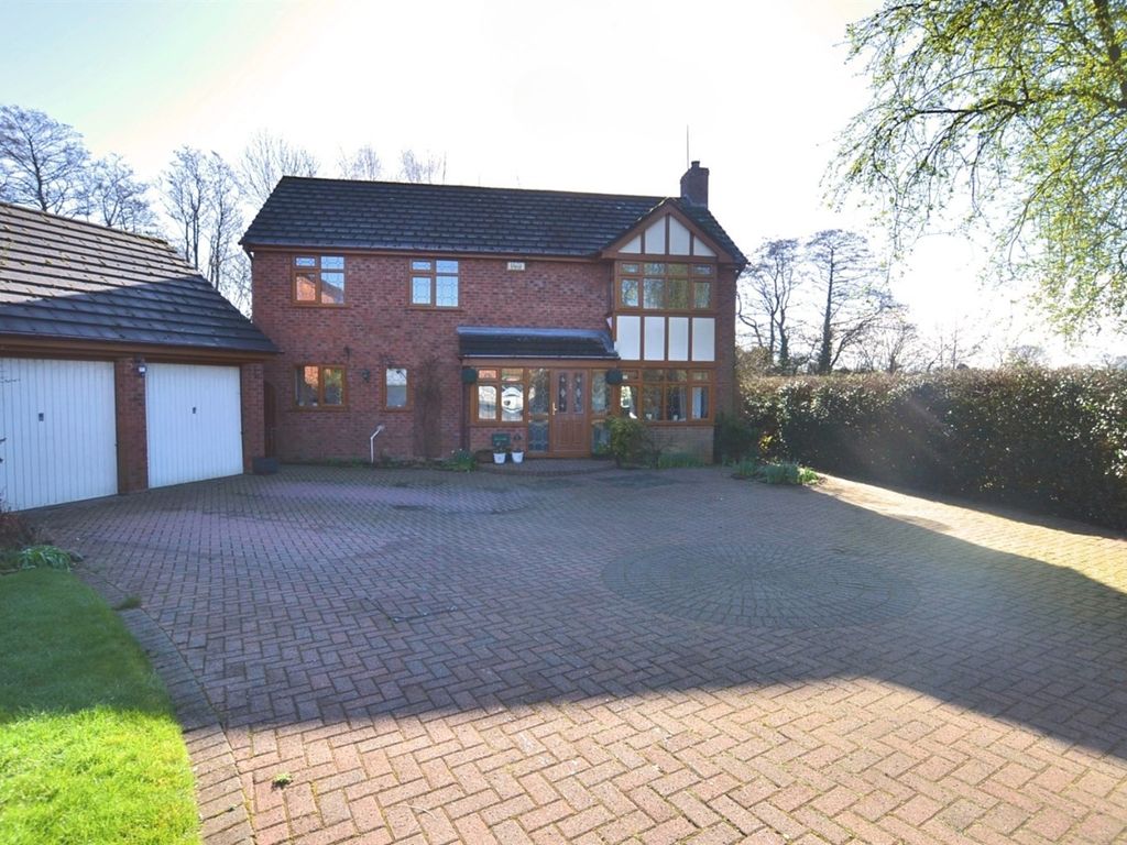 4 bed detached house for sale in Mallaig Close, Holmes Chapel, Crewe CW4, £520,000