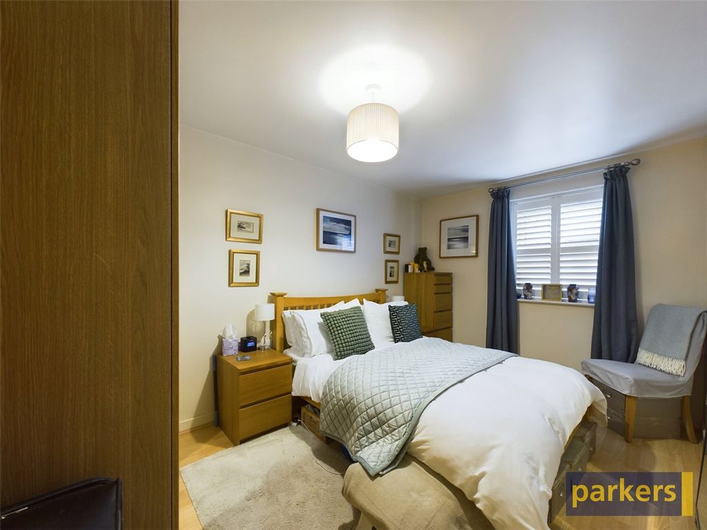 2 bed flat for sale in Rossby, Shinfield, Reading, Berkshire RG2, £250,000