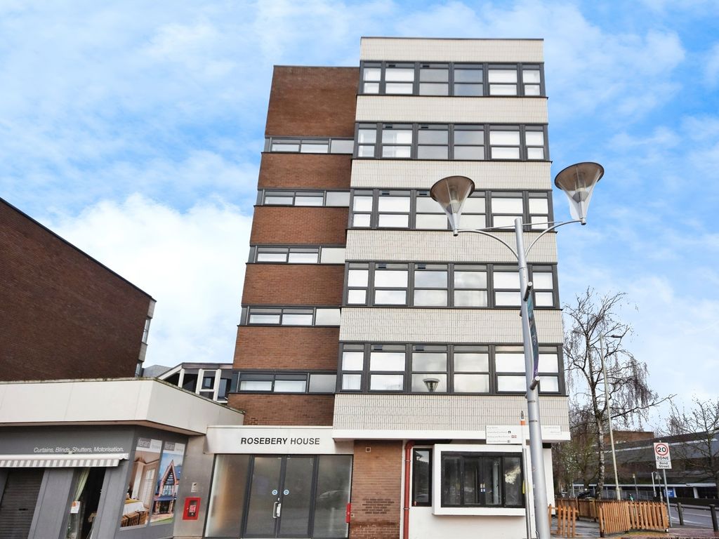 2 bed flat for sale in Springfield Road, Chelmsford CM2, £290,000