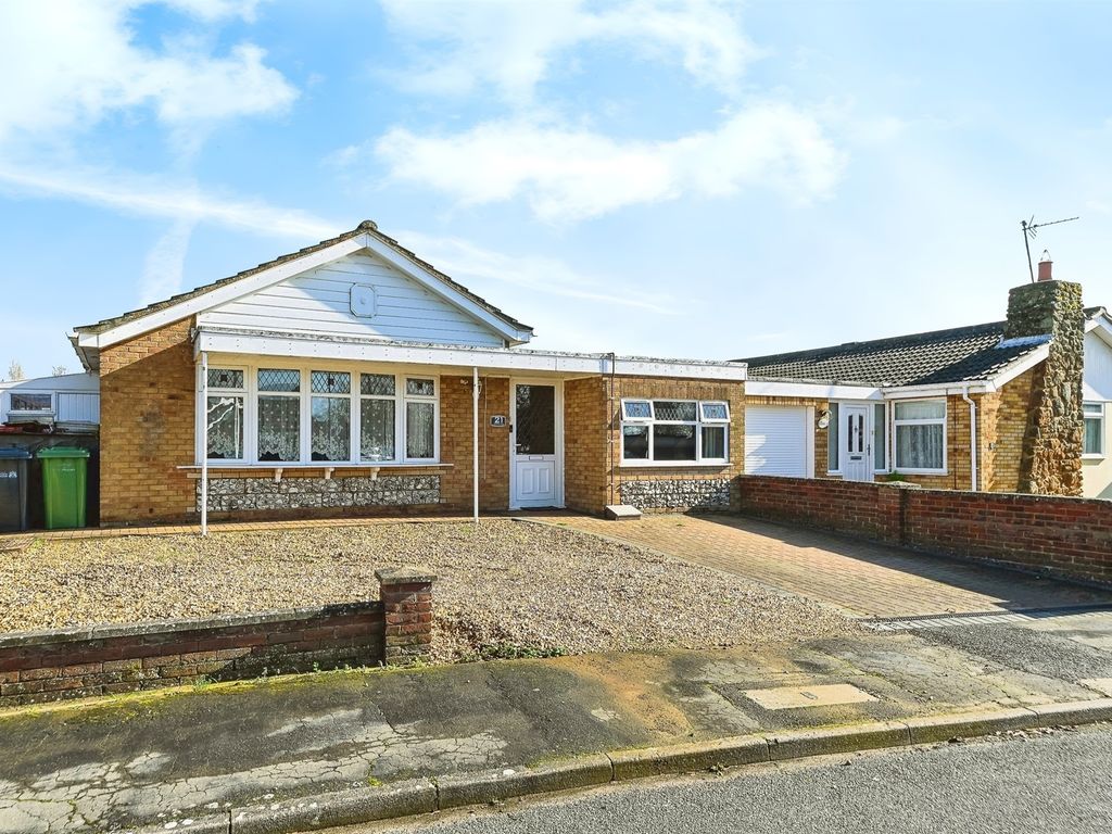 3 bed detached bungalow for sale in Howdale Rise, Downham Market PE38, £280,000