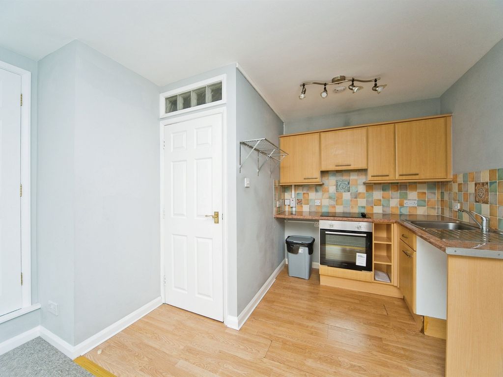 1 bed flat for sale in Cornfield Road, Eastbourne BN21, £99,950
