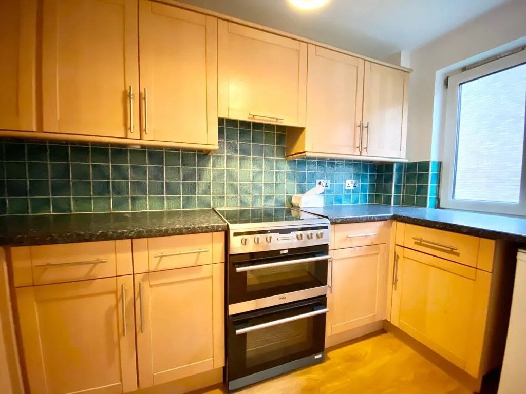 1 bed flat to rent in Boundary Road, Barking IG11, £1,400 pcm