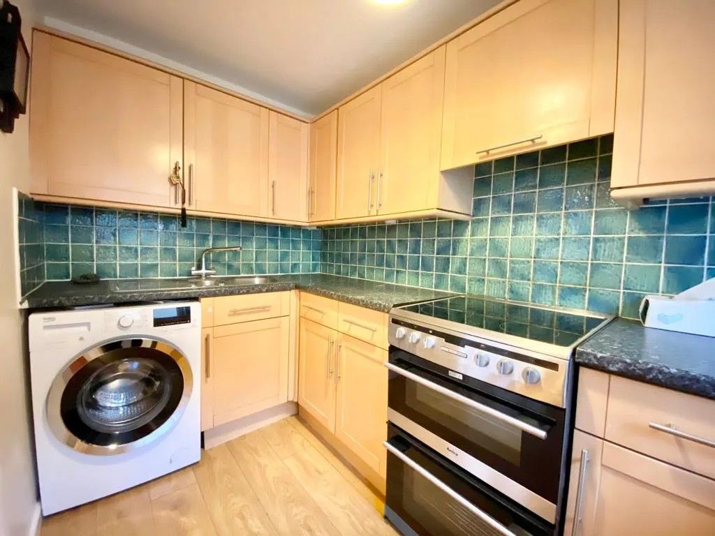 1 bed flat to rent in Boundary Road, Barking IG11, £1,400 pcm