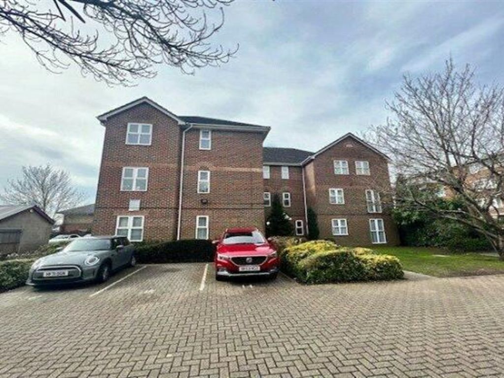 1 bed flat to rent in Basing House, Shirley Road SO15, £700 pcm